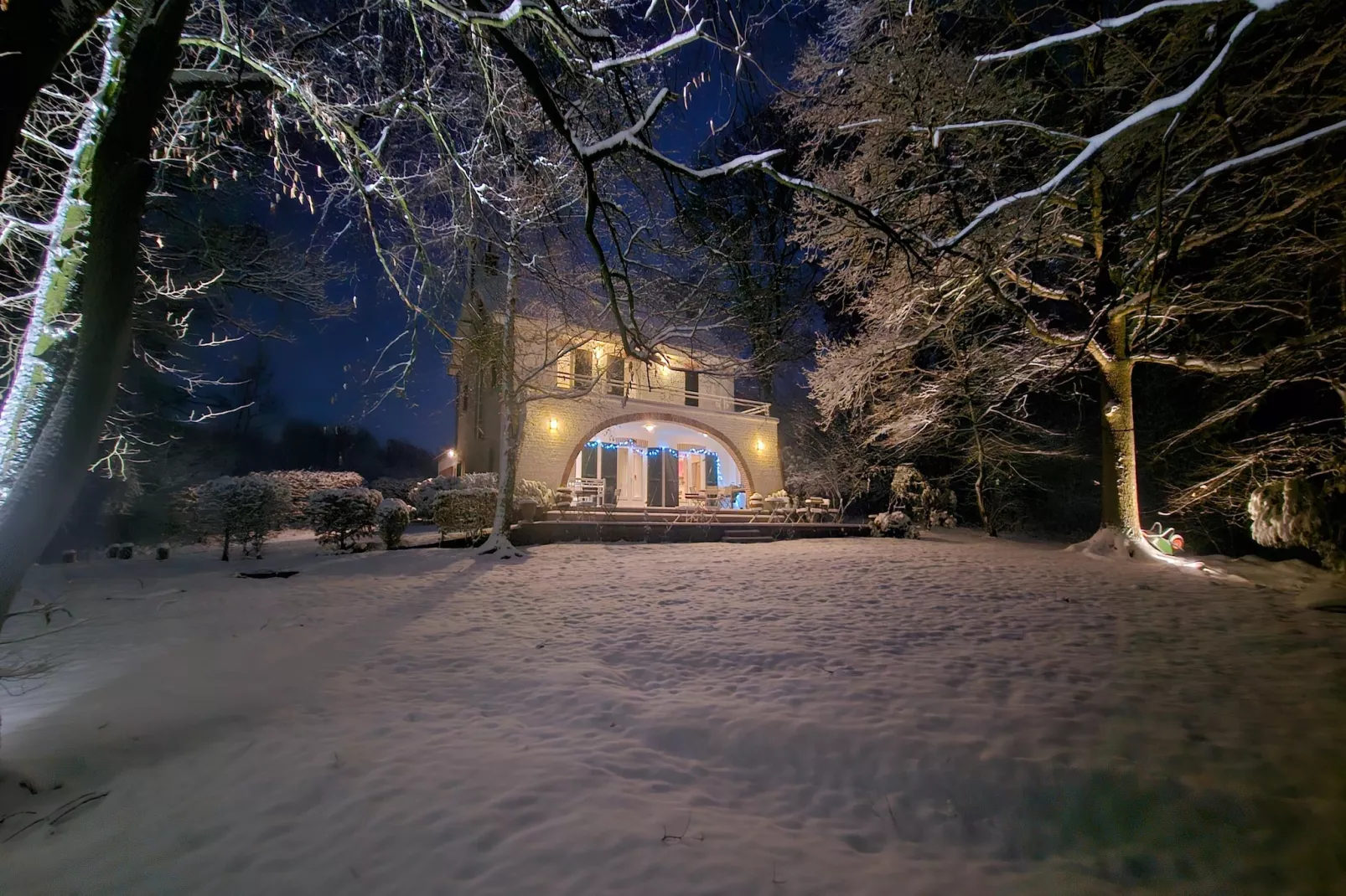 Au Lit de la Canelle - Exterior in winter