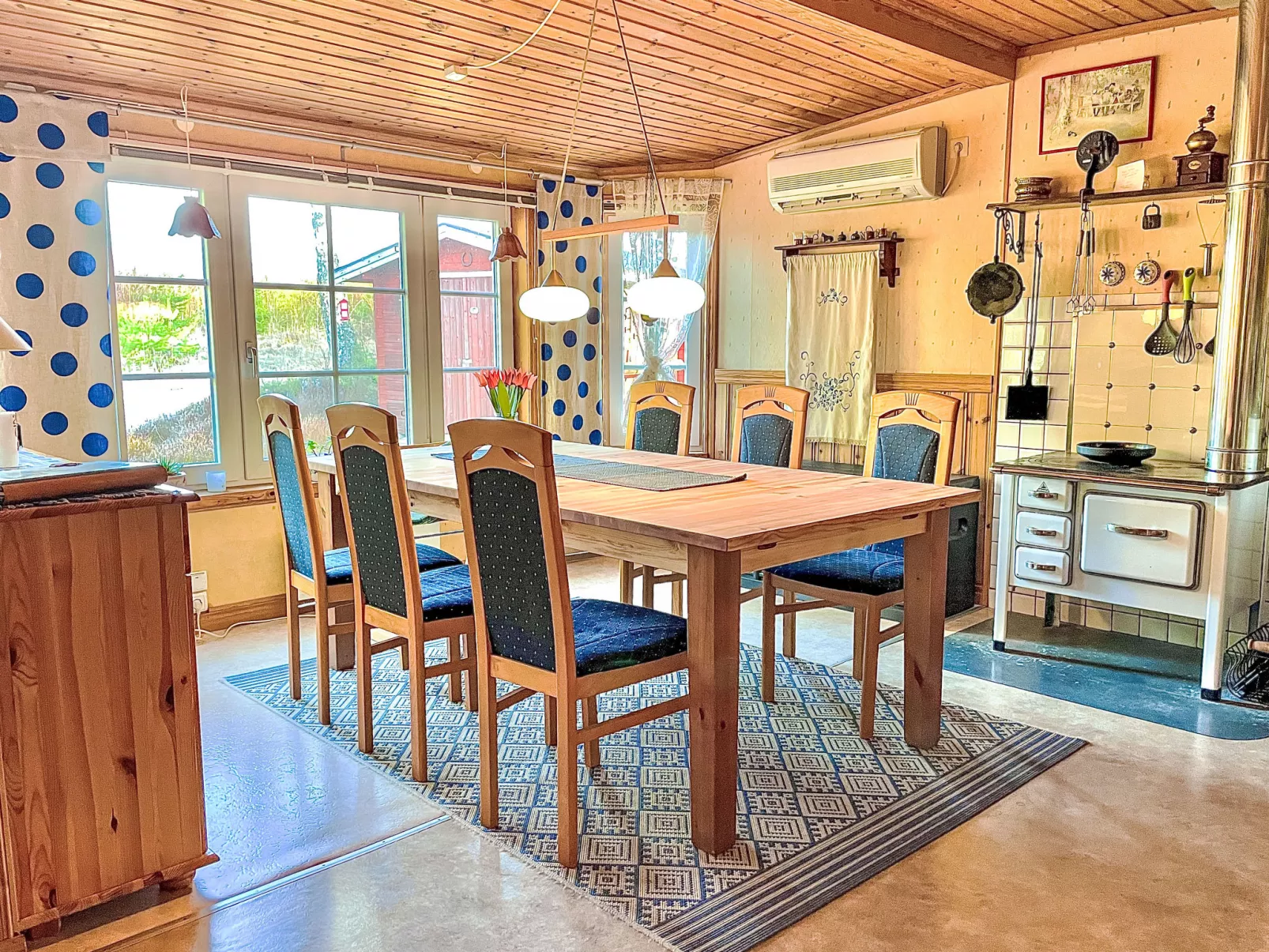 Idyllisch gelegenes, ebenerdiges Haus mit Terrasse - Inside