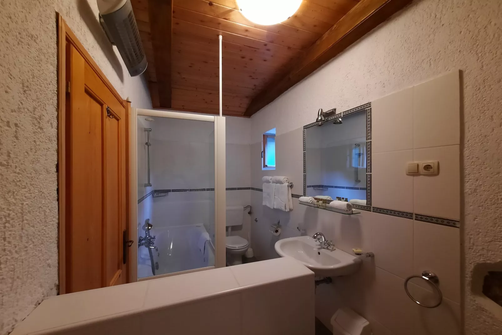 Holiday home Mikleus in Lovrec - Dobrec - ca 113 qm für 4 Erw 2 Kinder max 11 J - Salle de bain