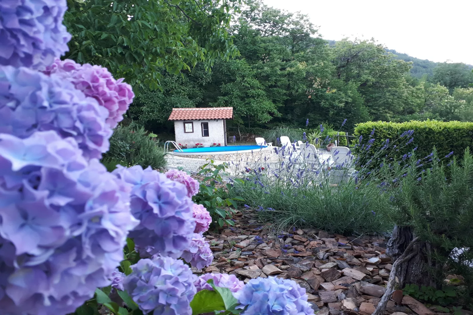 Holiday home Mikleus in Lovrec - Dobrec - ca 113 qm für 4 Erw 2 Kinder max 11 J - Jardins en été