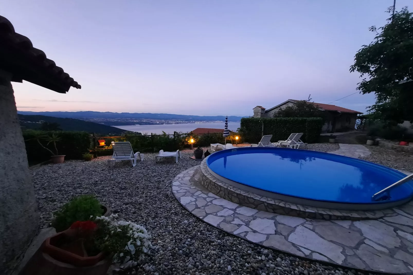 Holiday home Mikleus in Lovrec - Dobrec - ca 113 qm für 4 Erw 2 Kinder max 11 J - Vue d'été
