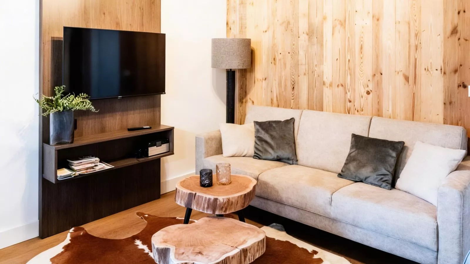 See Lounge - Living room