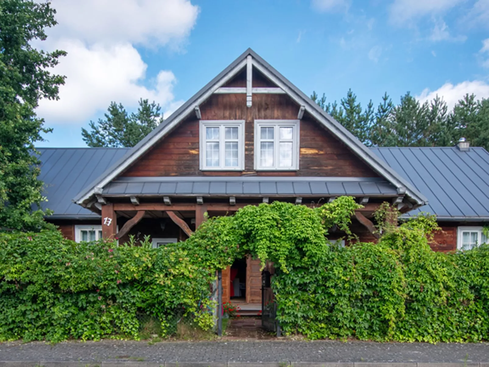 Bursztynowy Dwór - Draußen