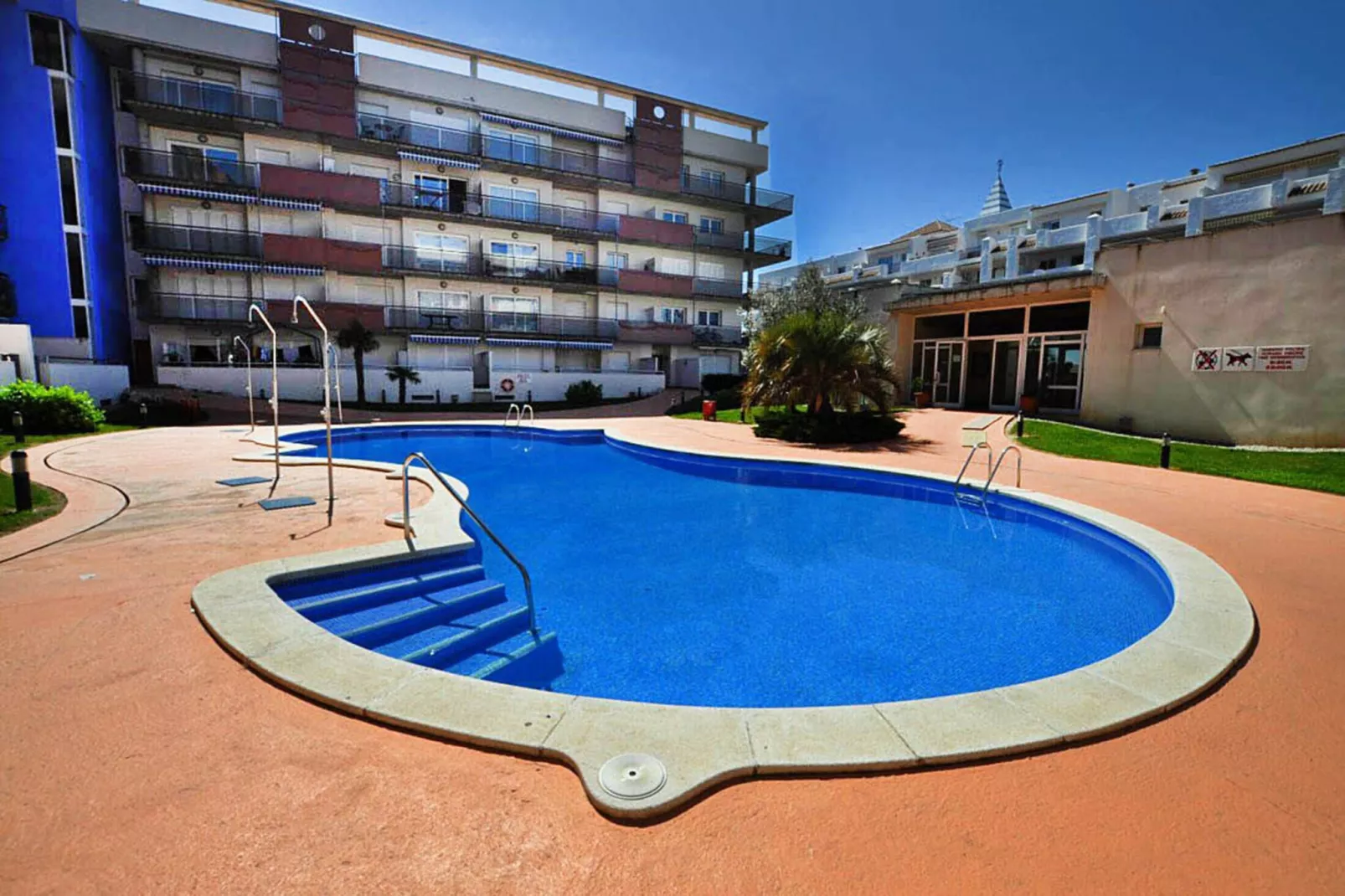 1235 BLAUMARINA con piscina