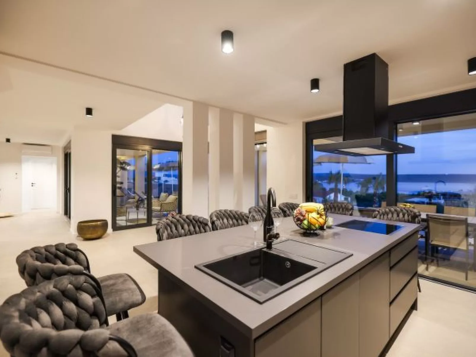 Villa Novue with pool