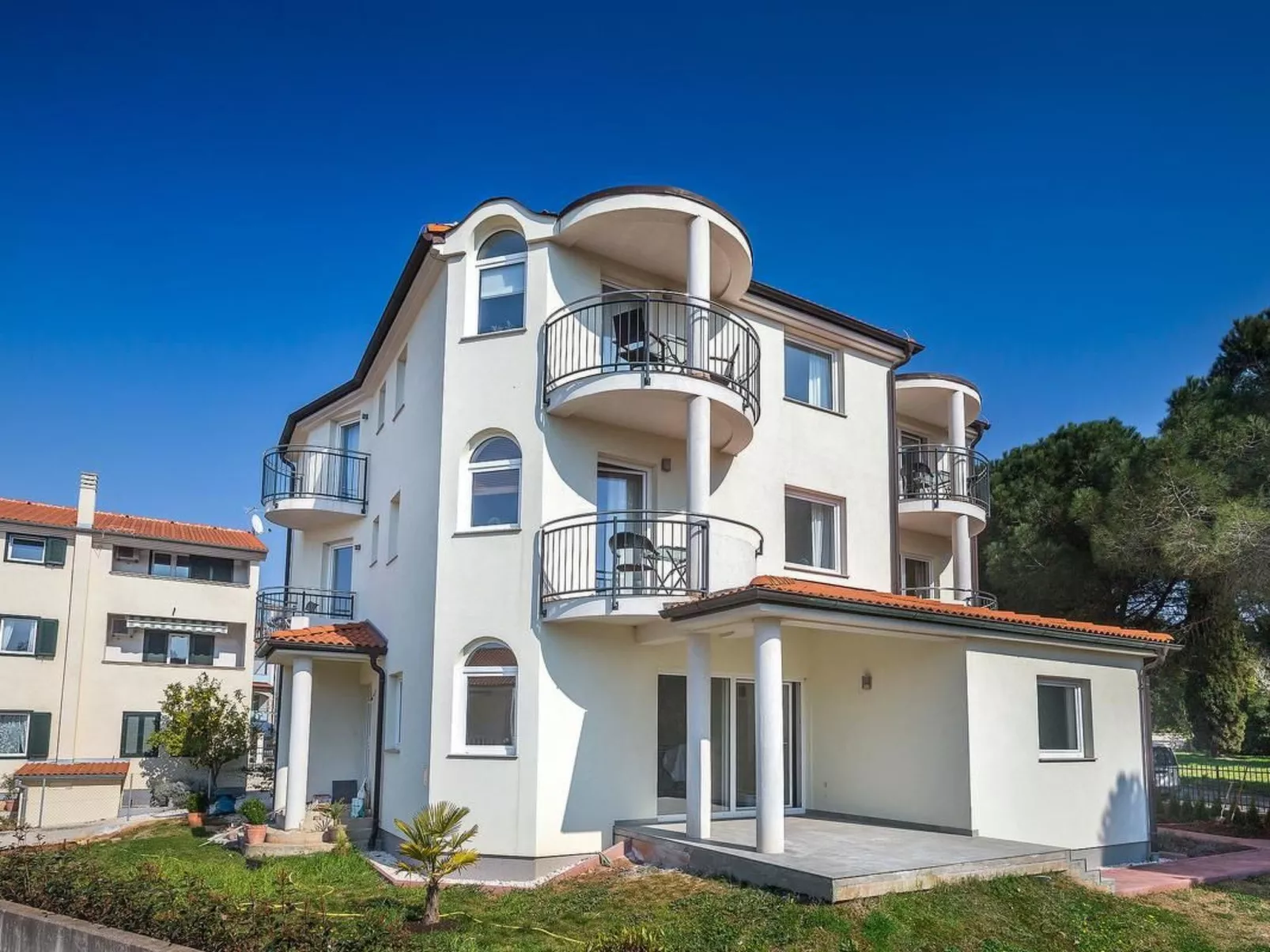 Gästezimmer mit Balkon