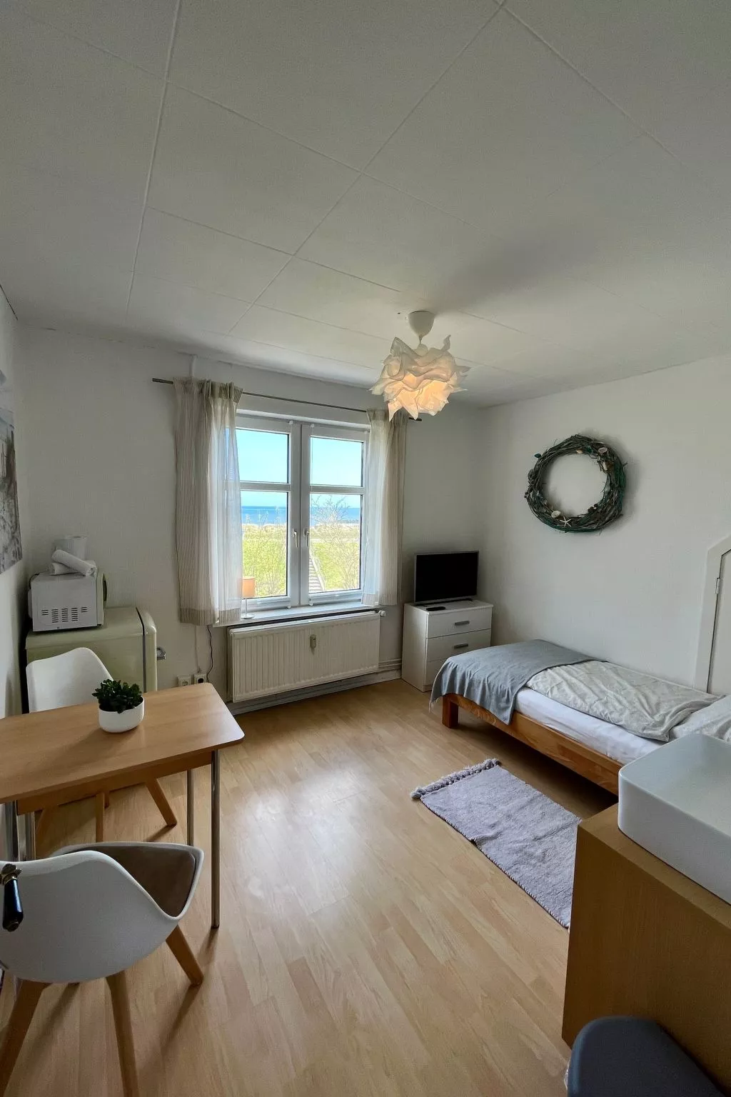 Direkt hinter dem Deich