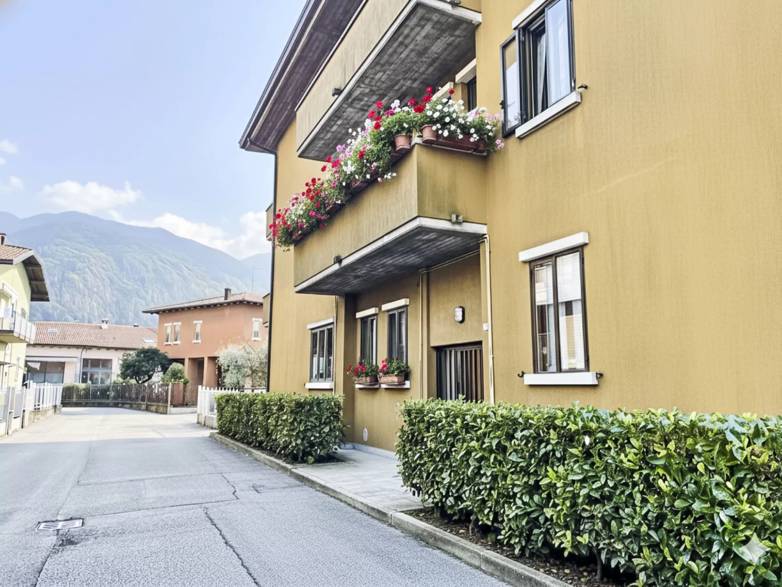 Como Lake Blu & Green