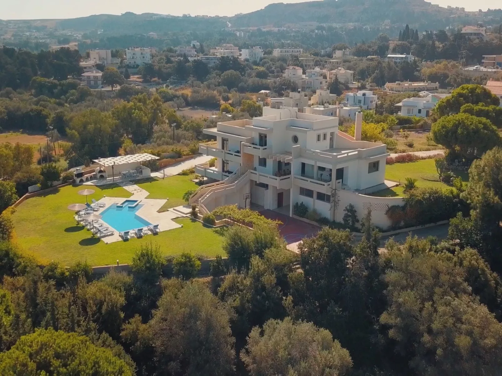 Luxuriöse, geräumige, private Villa mit sechs Schlafzimmern