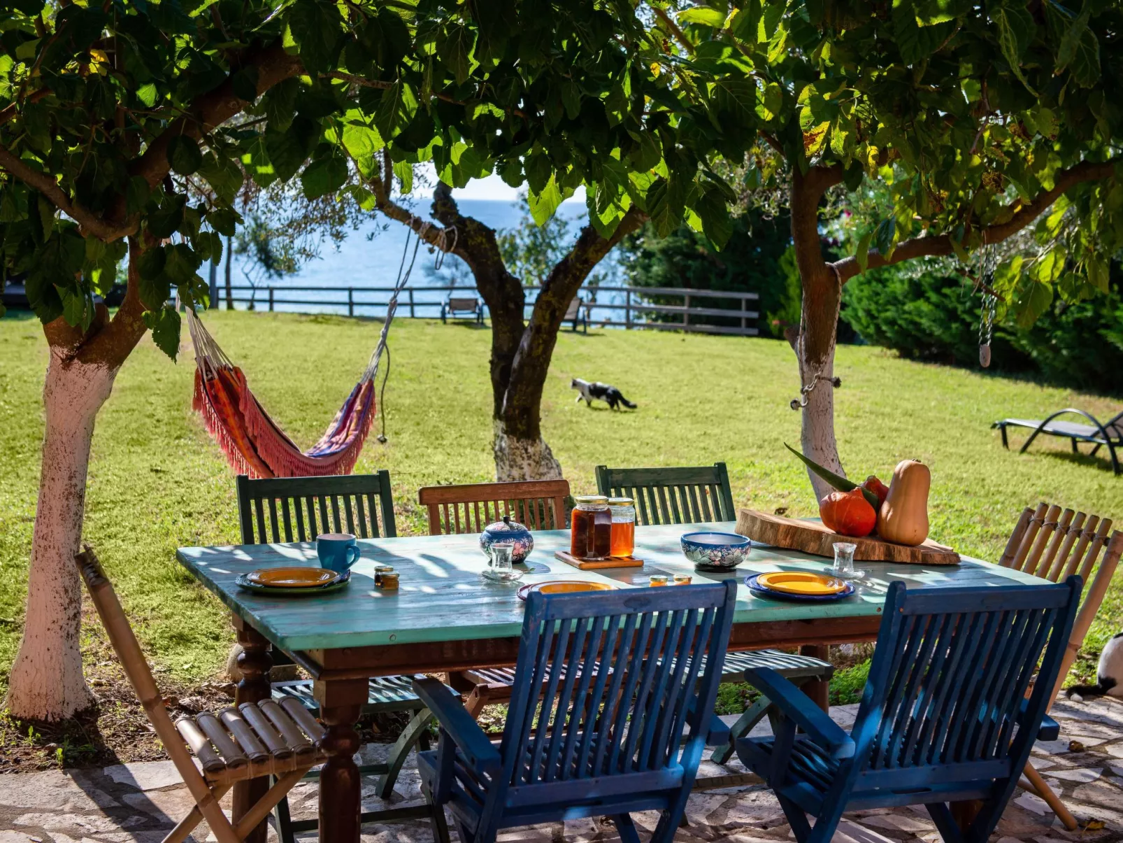 Idyllisch gelegene und luxuriöse Villa mit Veranda und Pavillon