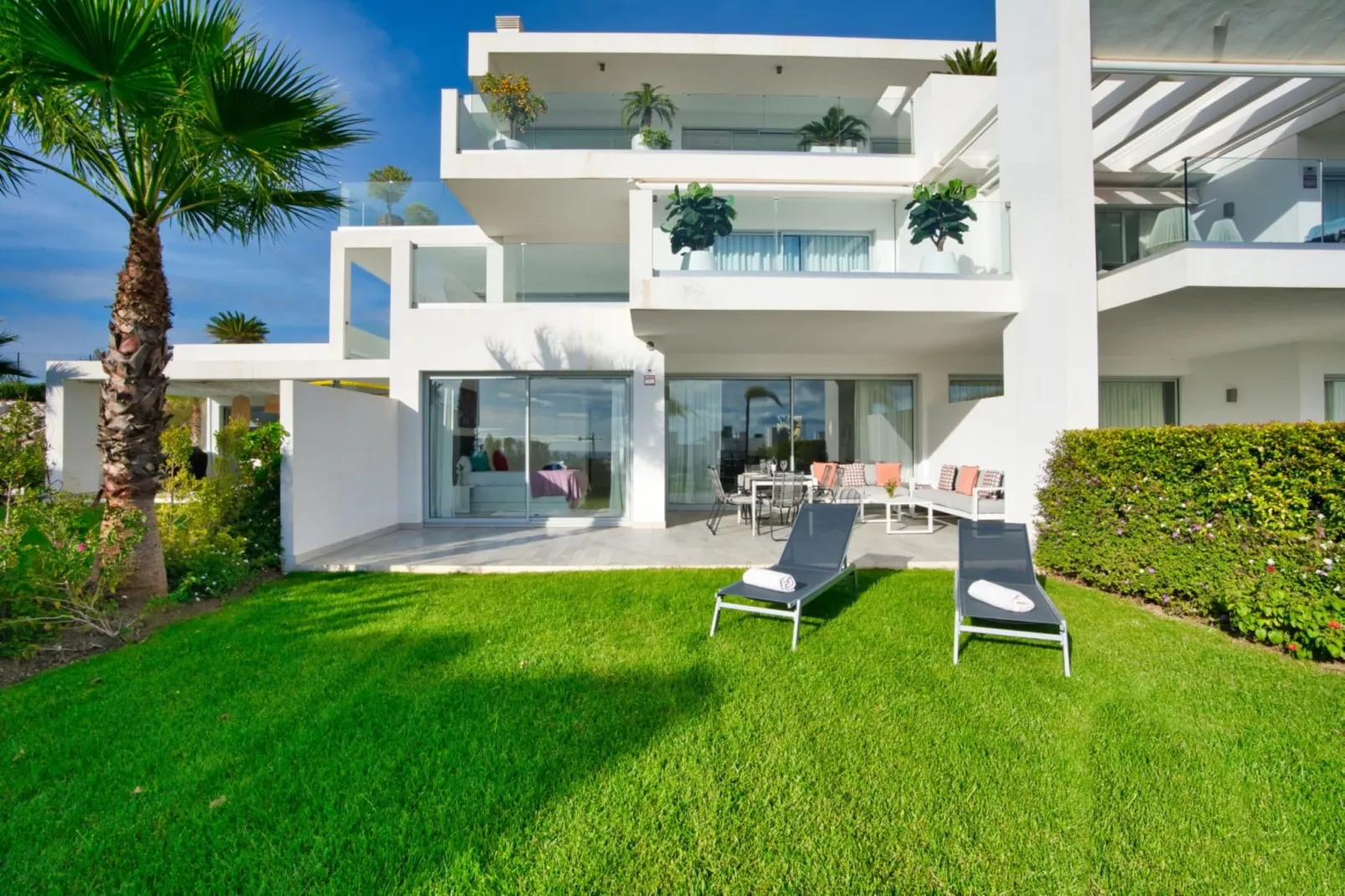 Elegant 2-Bed Apartment | Alcazaba Lagoon (1604)