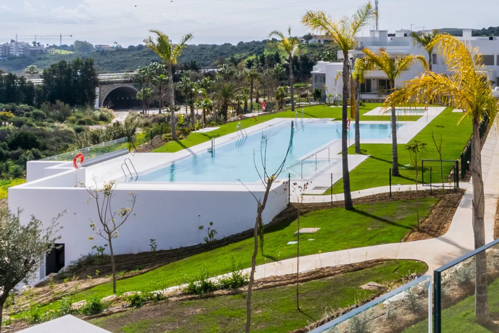 Chic 3-Bed Apartment ALCAZABA LAGOON (2107)