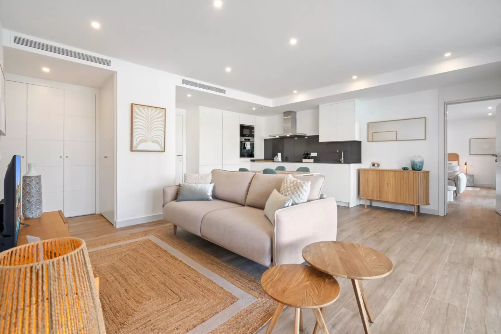 Stylish 1 bed Apartment ALZACABA LAGOON (2006)