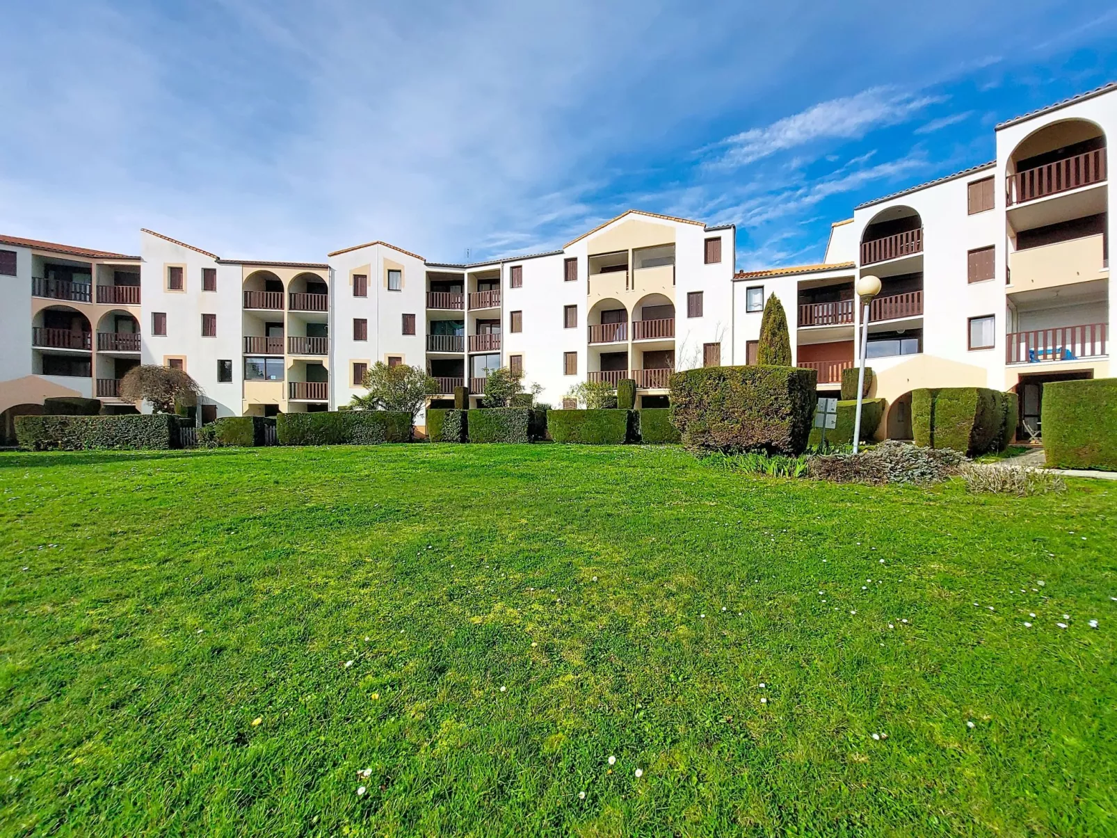 Les Balcons de l'Atlantique - Outside