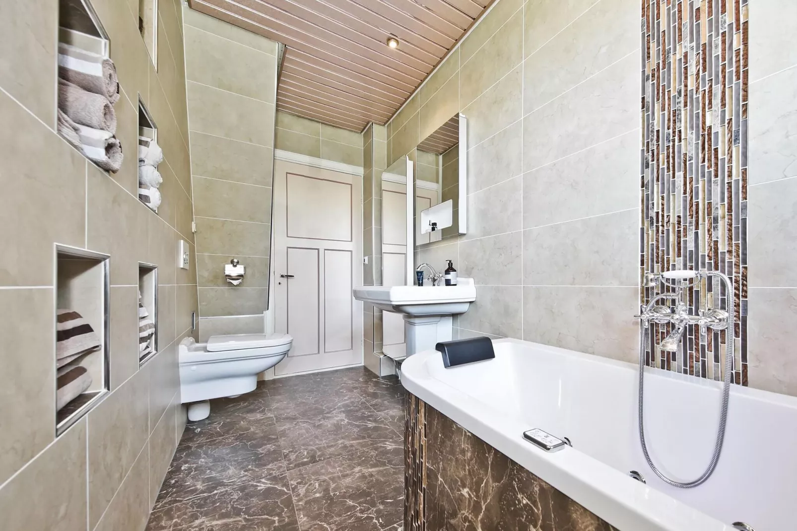 Karakteristiek landhuis met sauna-Badezimmer