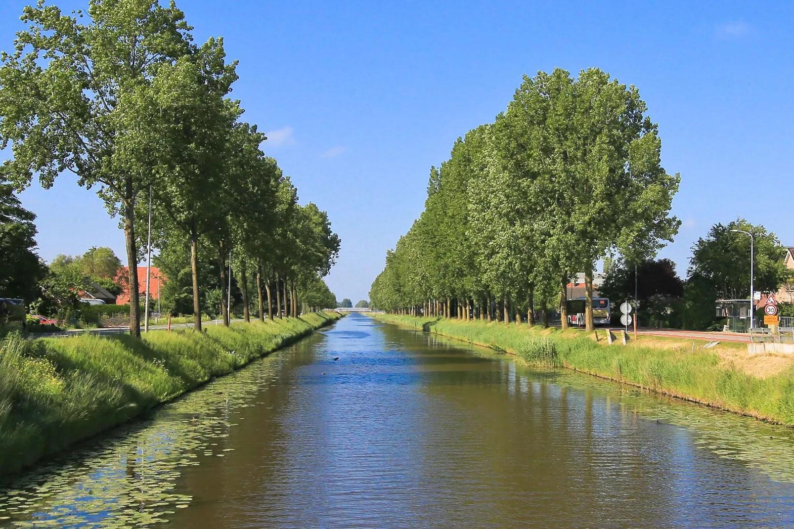 Karakteristiek landhuis met sauna-Gebiete Sommer 1 km