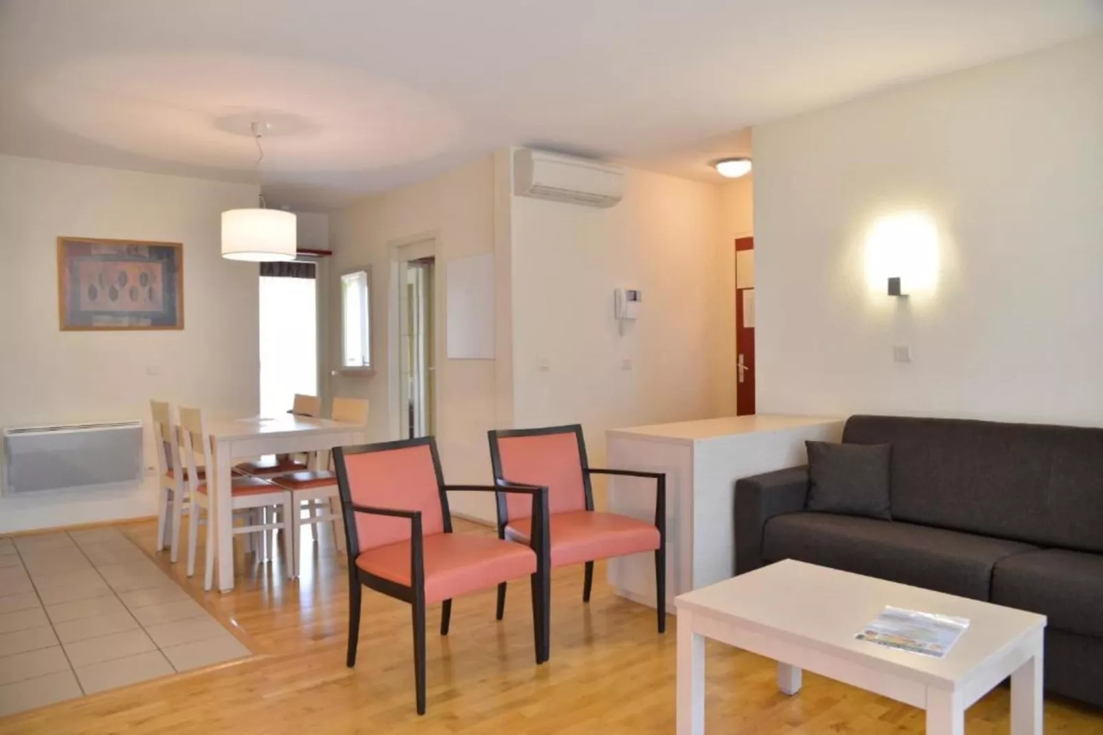 Adonis Divonne-les-Bains T2 Park side
