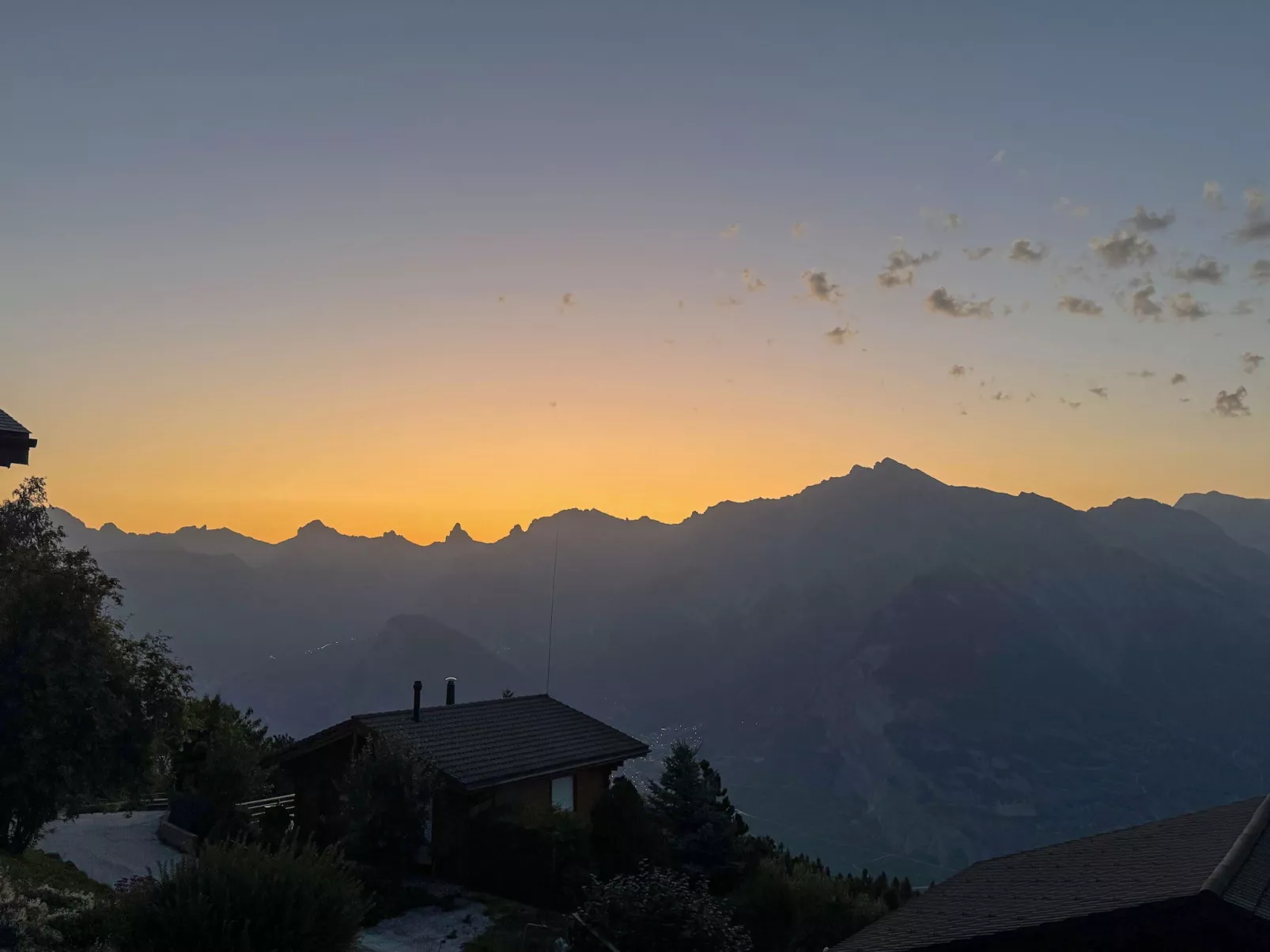 La Balance - Outside