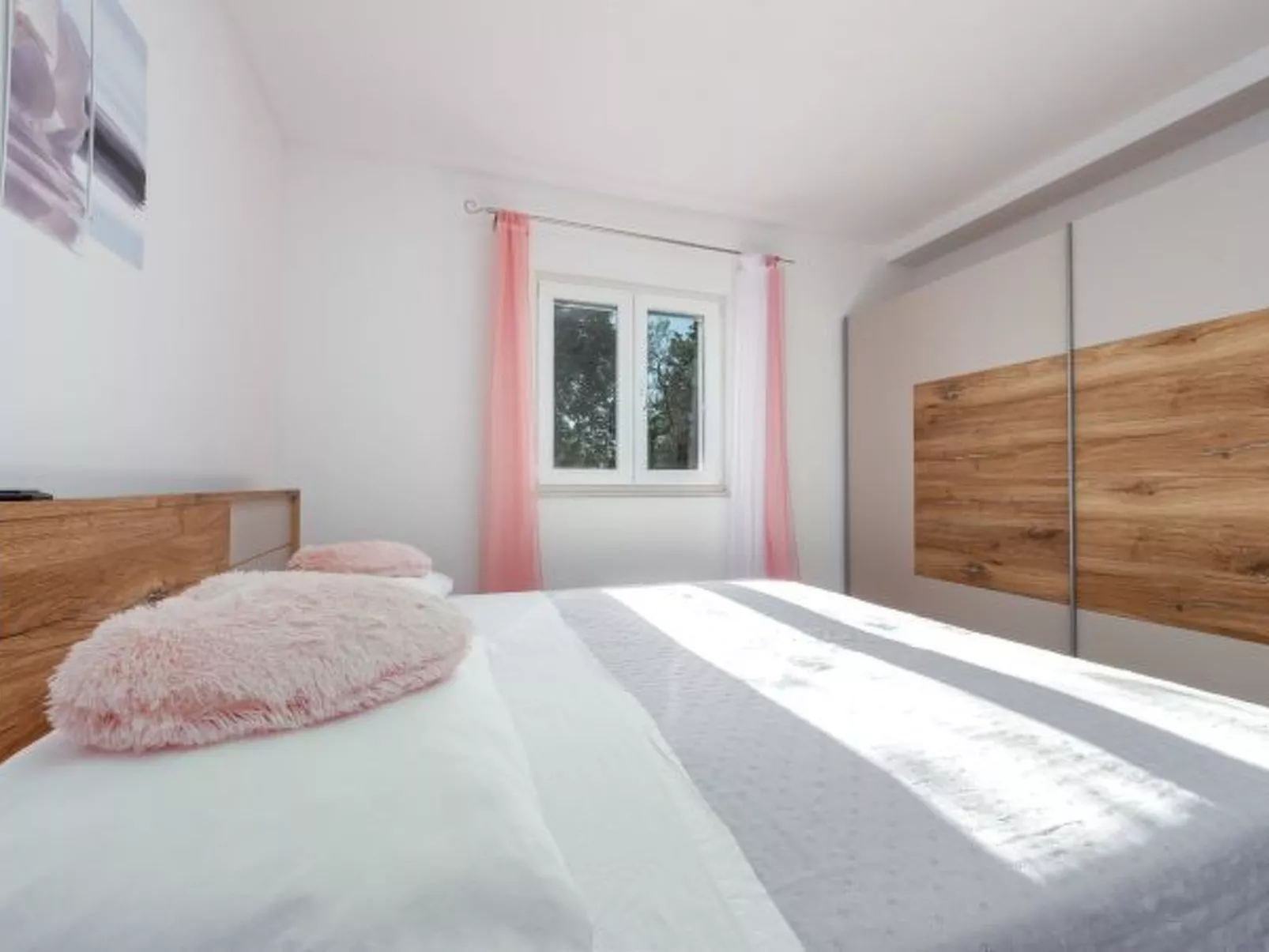 Holiday House Laetitia with pool