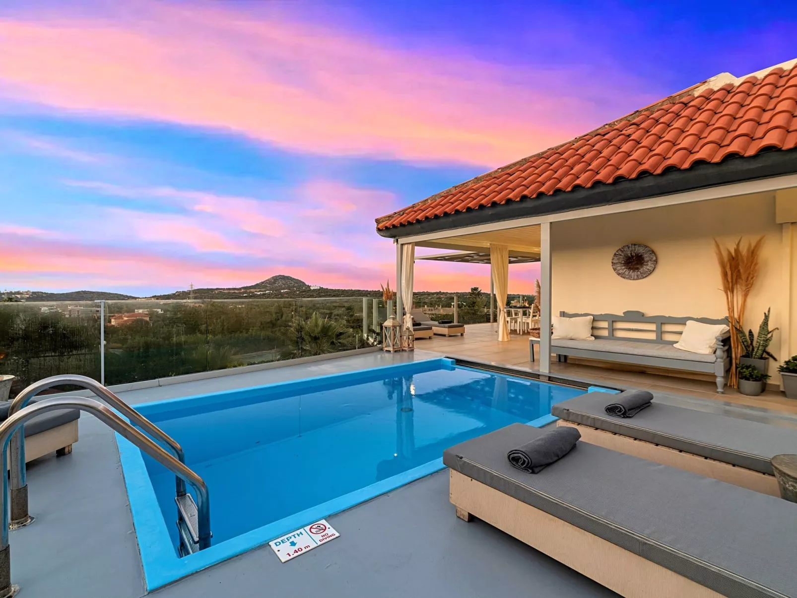 "Olive Green" mit Blick auf das Wasser