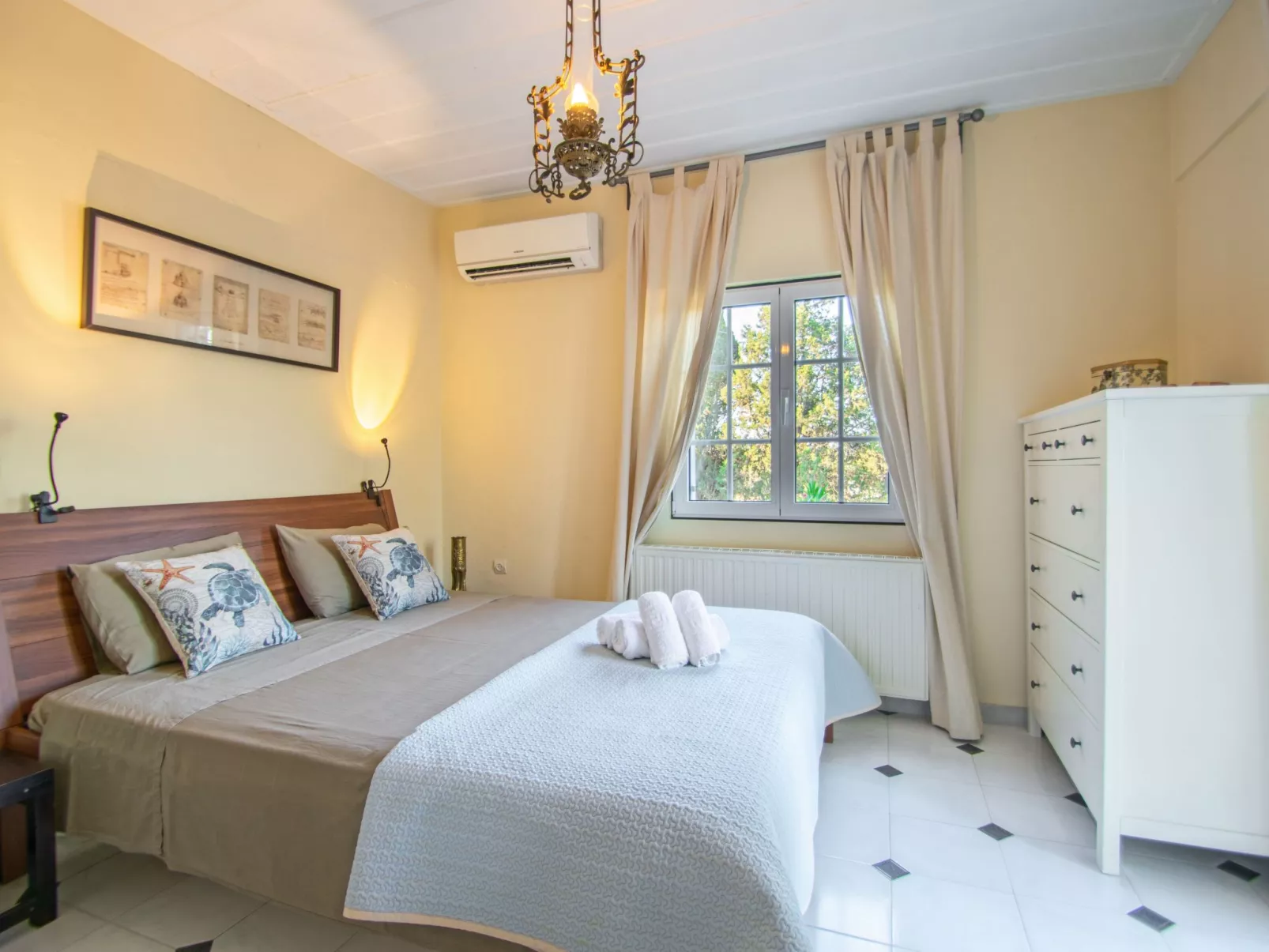 Anwesen mit Garten, Grill und Terrasse