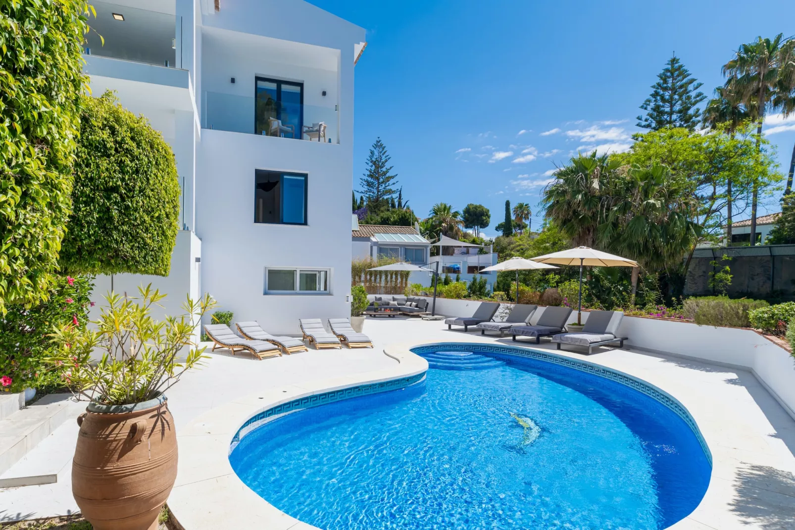 Elegant Villa with sea Views & Pool Marbella