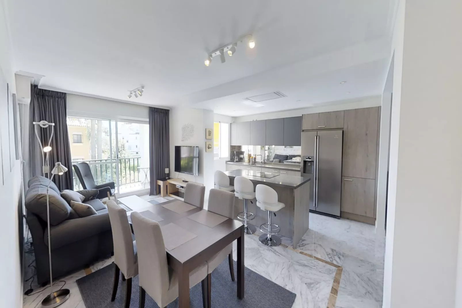 Modern Gated Apartment near Beach & Puerto Banus