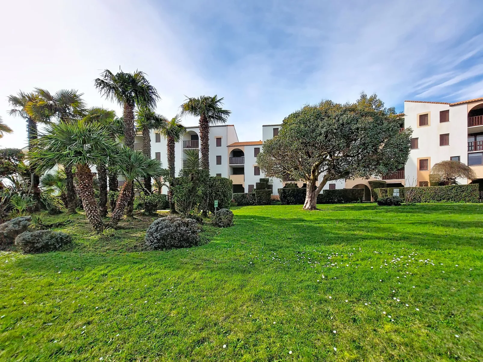 Les Balcons de l'Atlantique - Outside