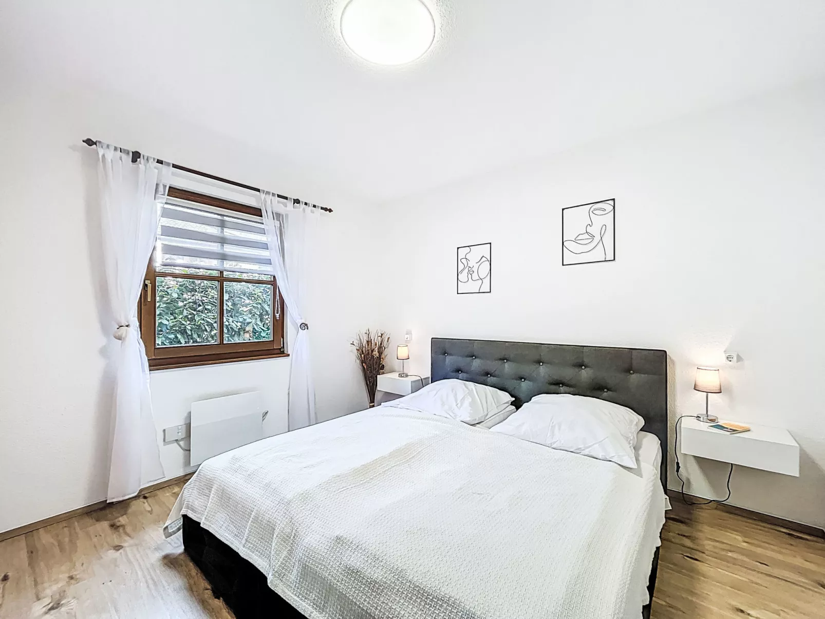 Schwesterchen - Inside