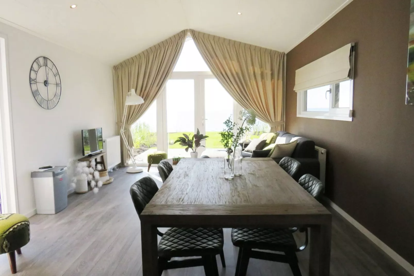 Resort Markermeer 6-Living room