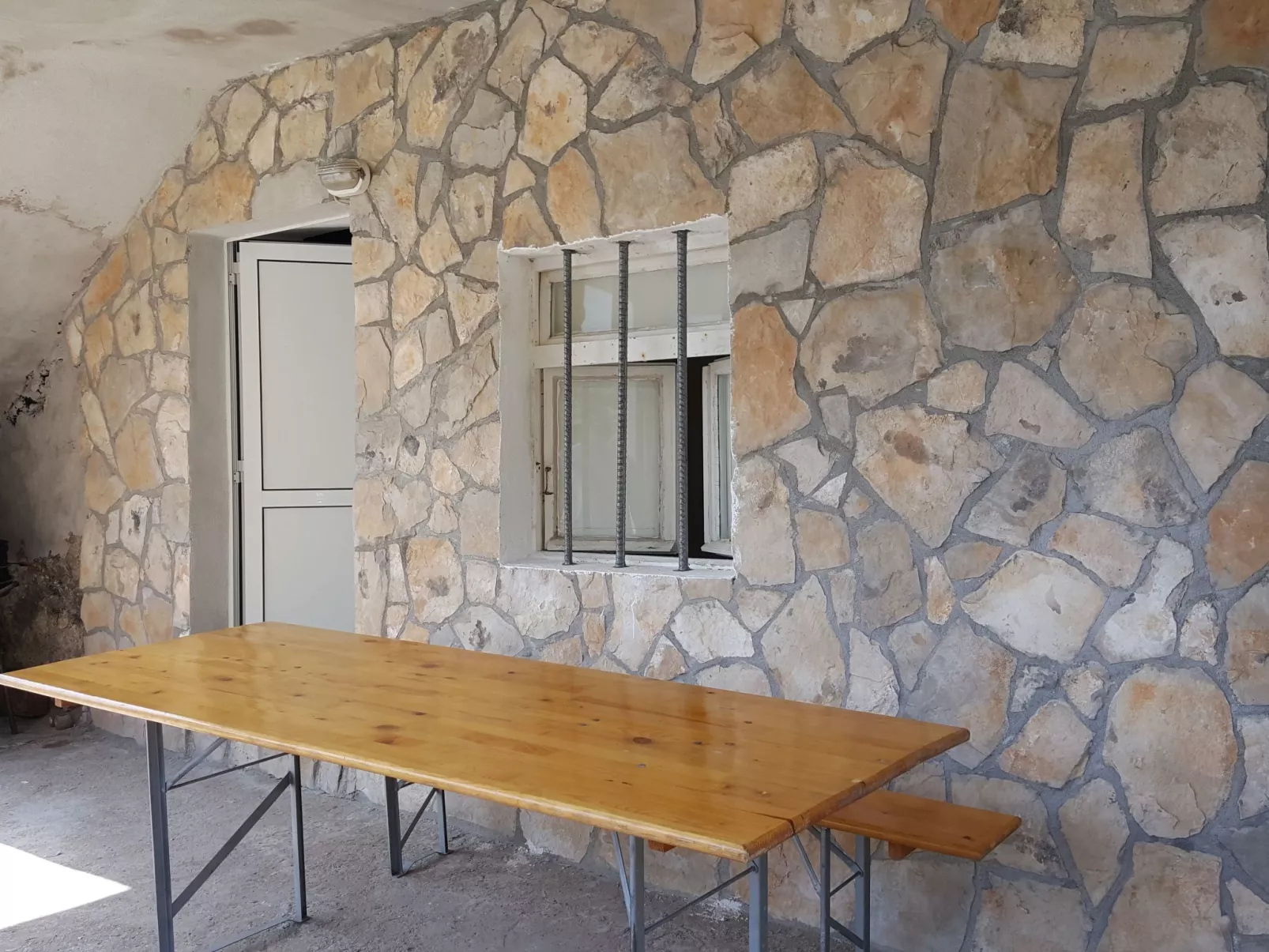 Weißes Haus Robinson mit BBQ und Terrasse