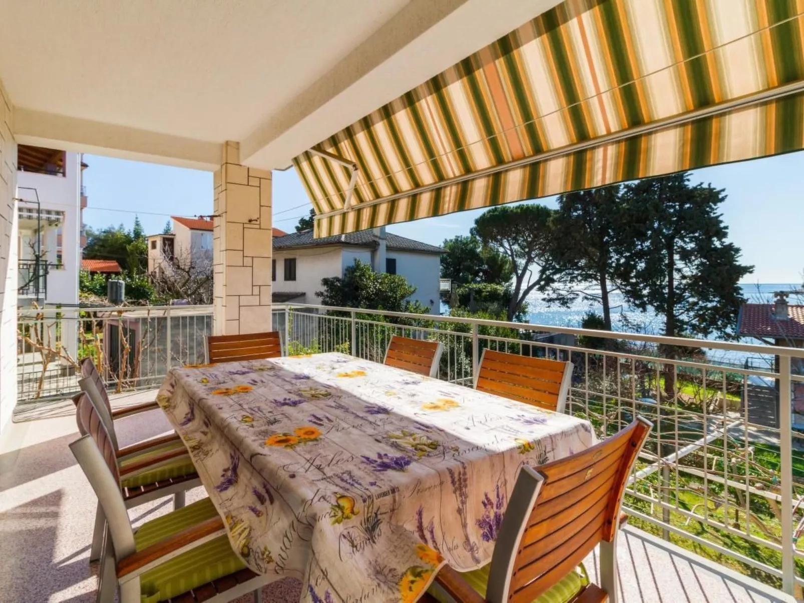 Geräumige Wohnung Lory mit Meerblick