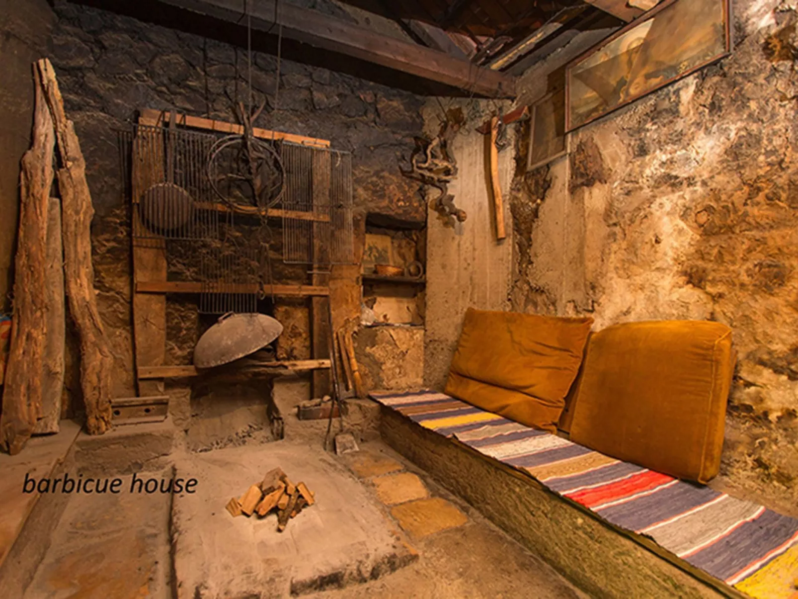 Villa mit Pool, Oslje