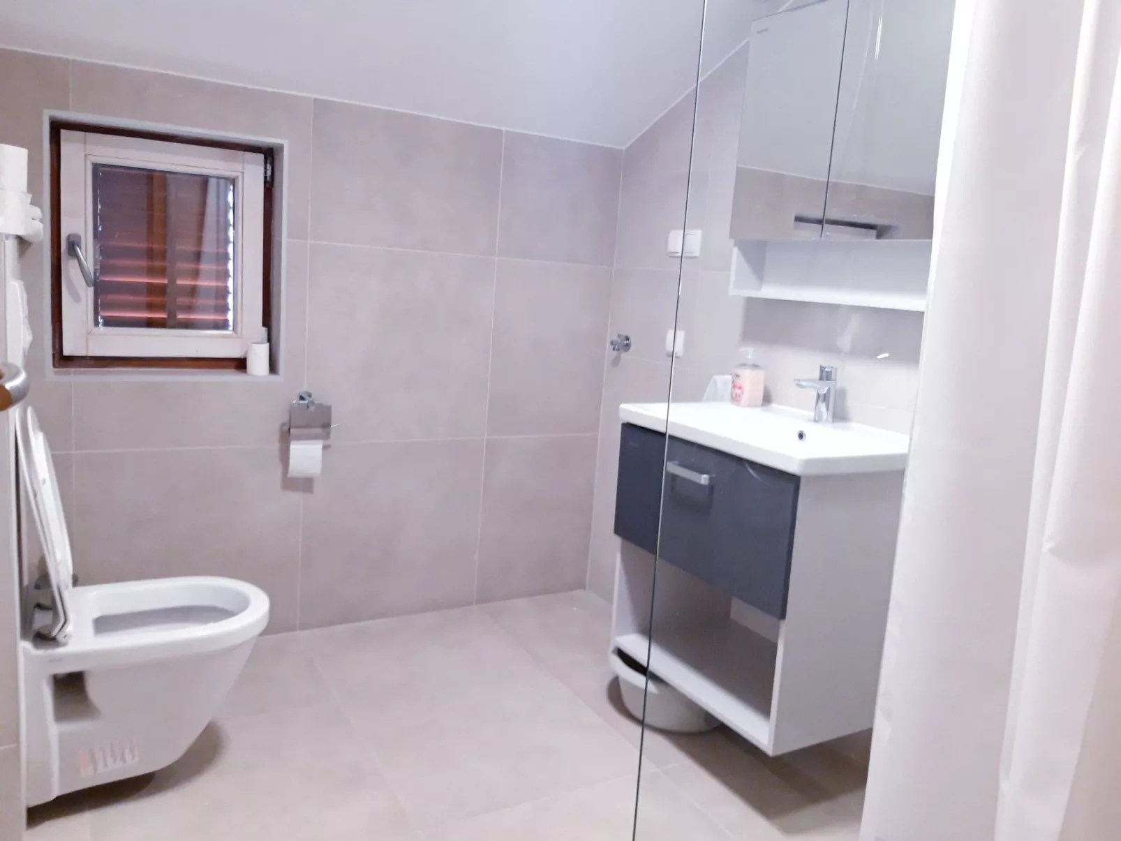 Modernes Apartment mit Meerblick in Strandnähe