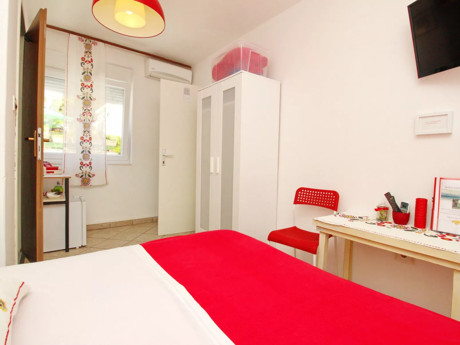 Doppelzimmer max. 2 Personen, 12 m² , 1 Schlafzimmer mit Doppelbett, klimatisie