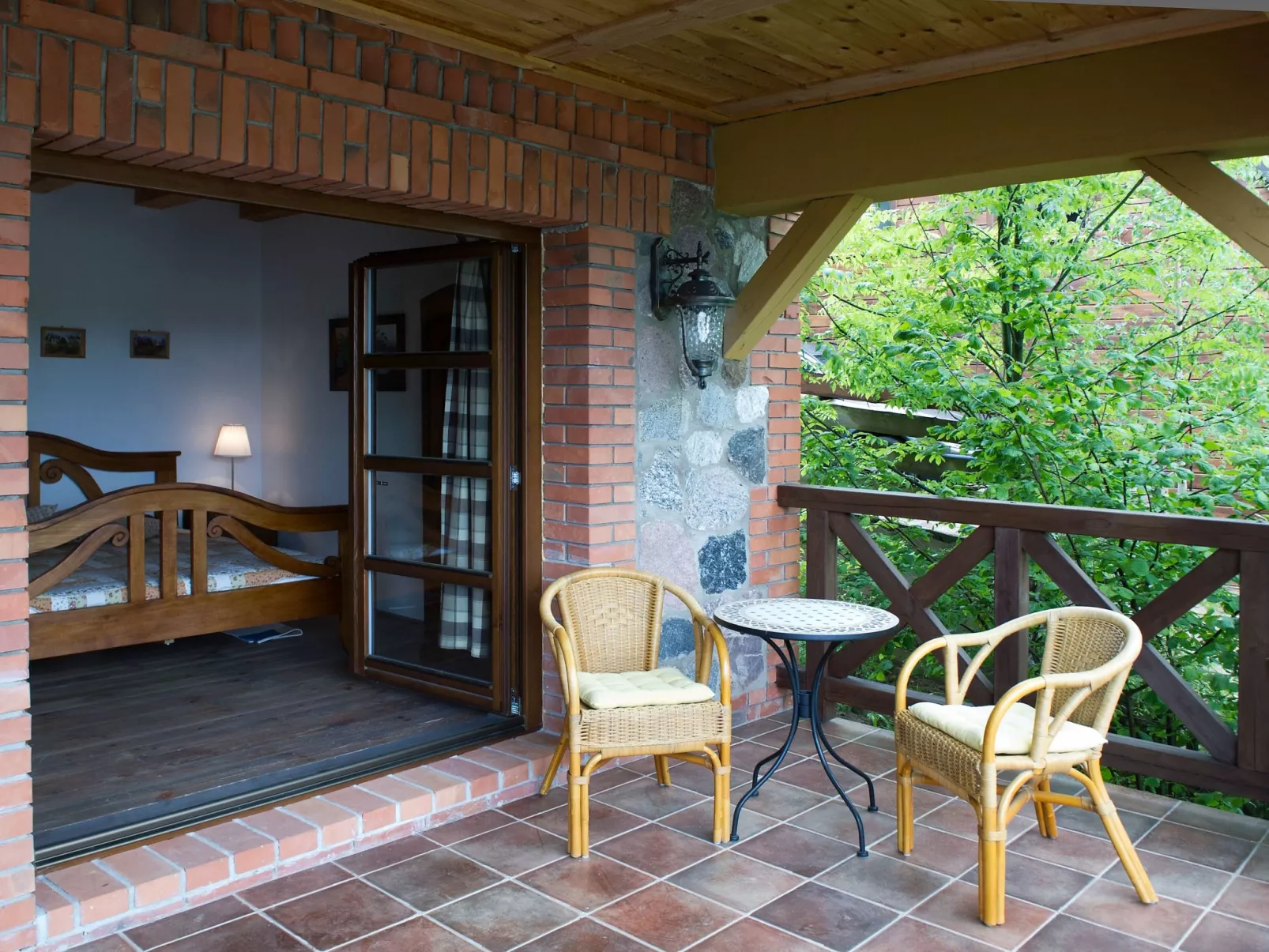 Zimmer mit Seeblick und Terrasse