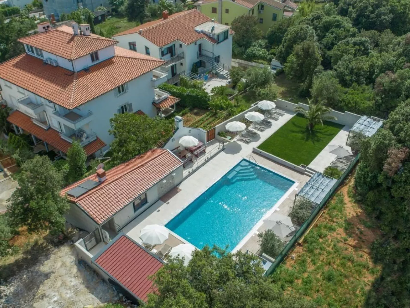 Wohnung in Pjescana Uvala mit Großer Terrasse