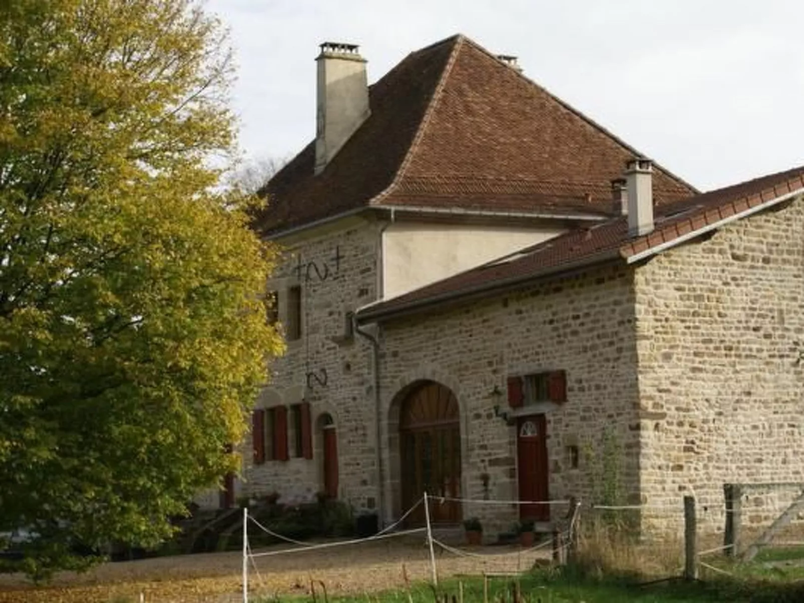 In Le Châtelet-Sur-Meuse mit Grill, Garten und Terrasse
