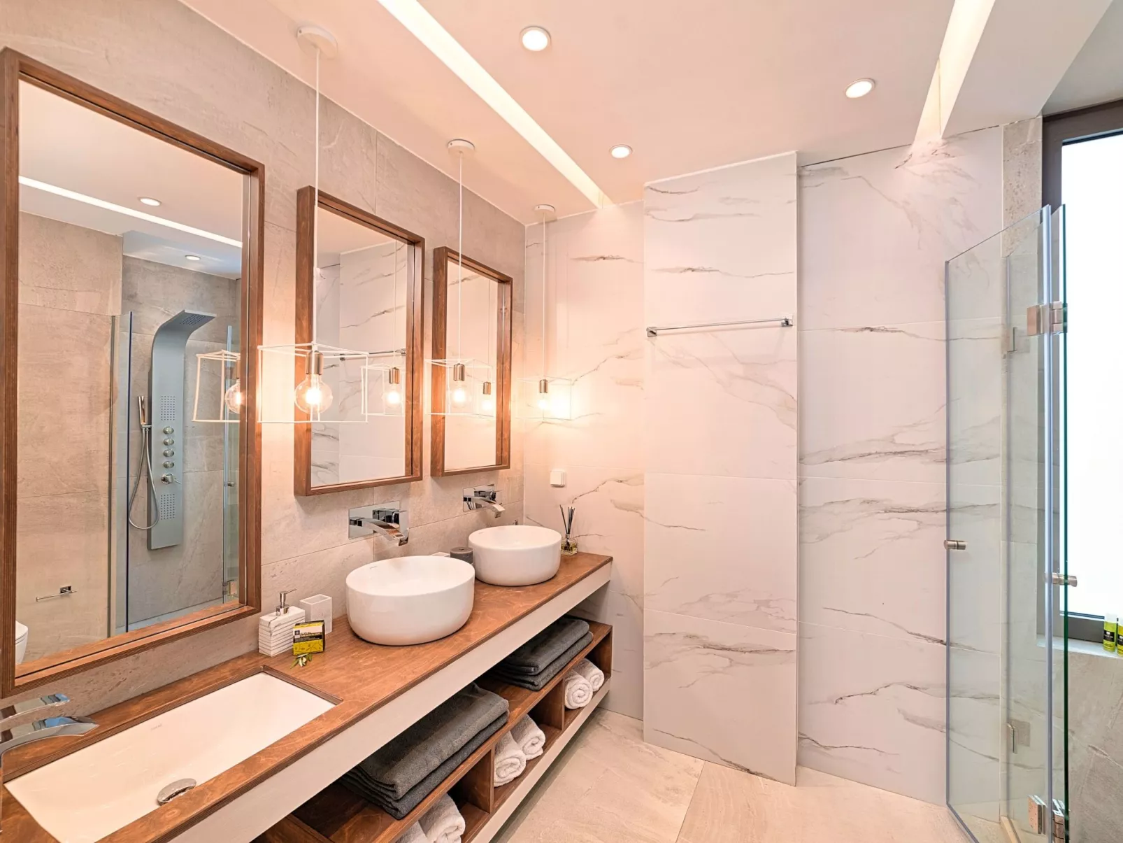 Villa "Minoas Grand" mit Blick auf das Wasser