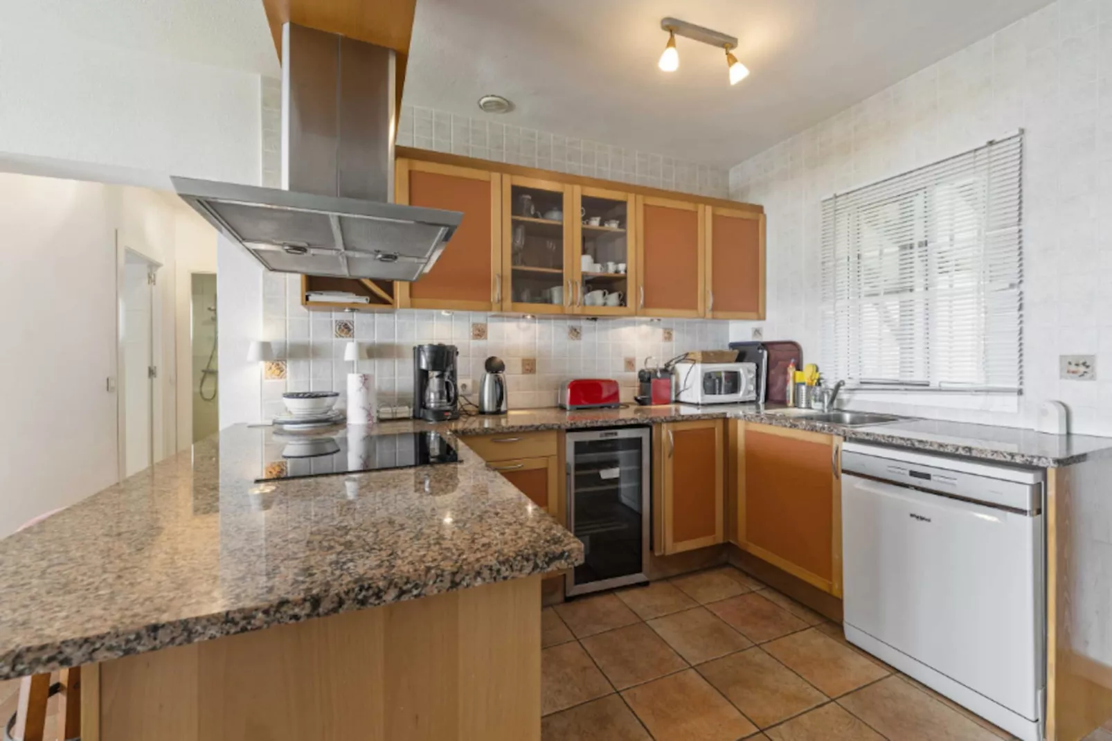 1100 - BEACH FRONT VILLA