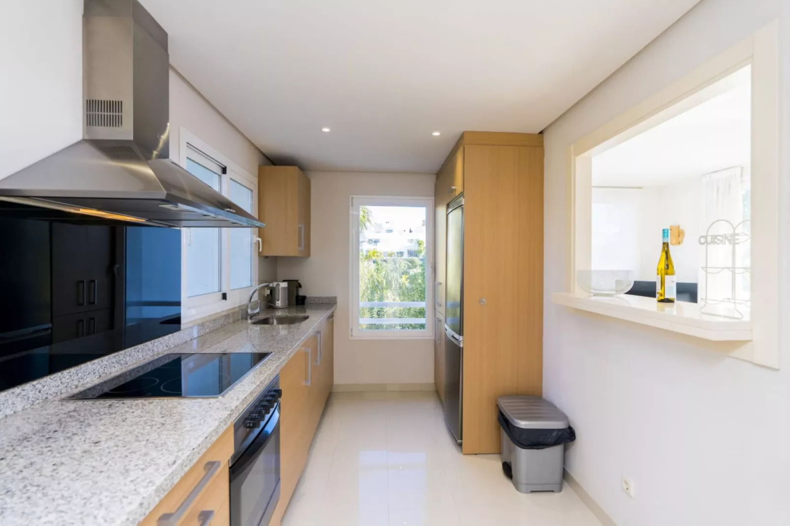 Modern 2-Bedroom Apartment - Alcazaba Lagoon (411)