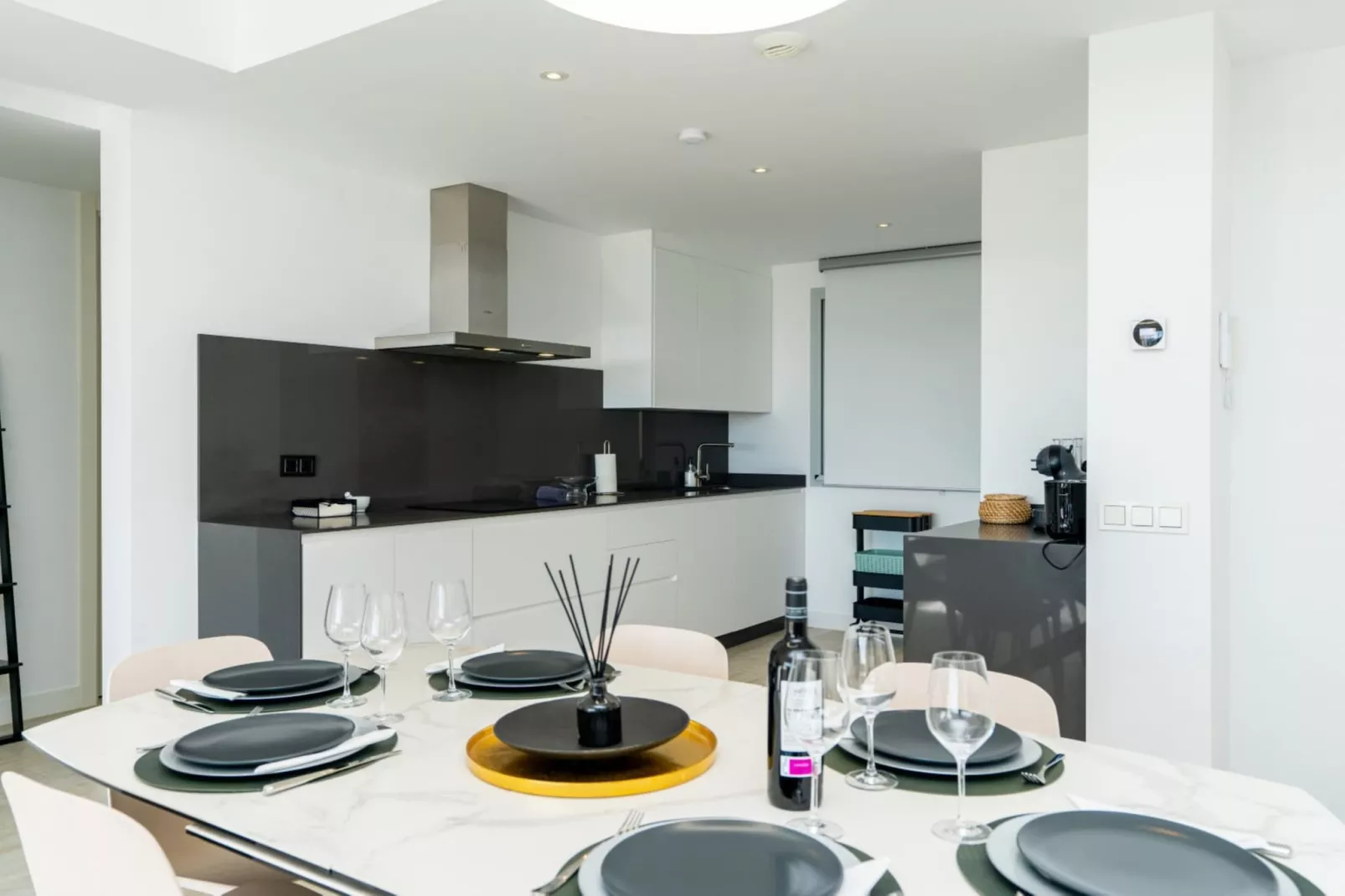 Stylish 2-Bed Apartment | Alcazaba Lagoon (1713)