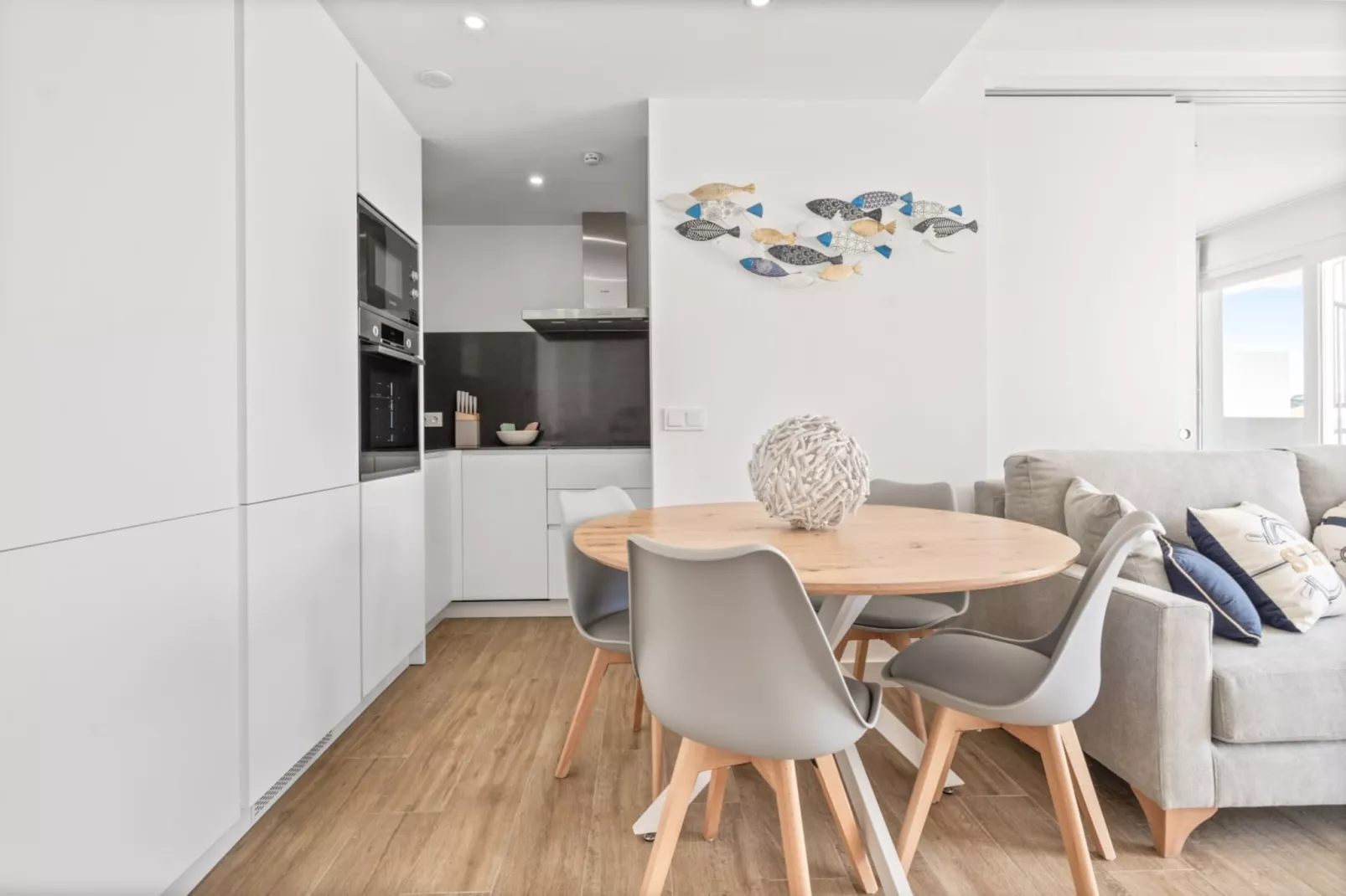 Modern 3-pax Apt & Solarium ALCAZABA LAGOON (2023)