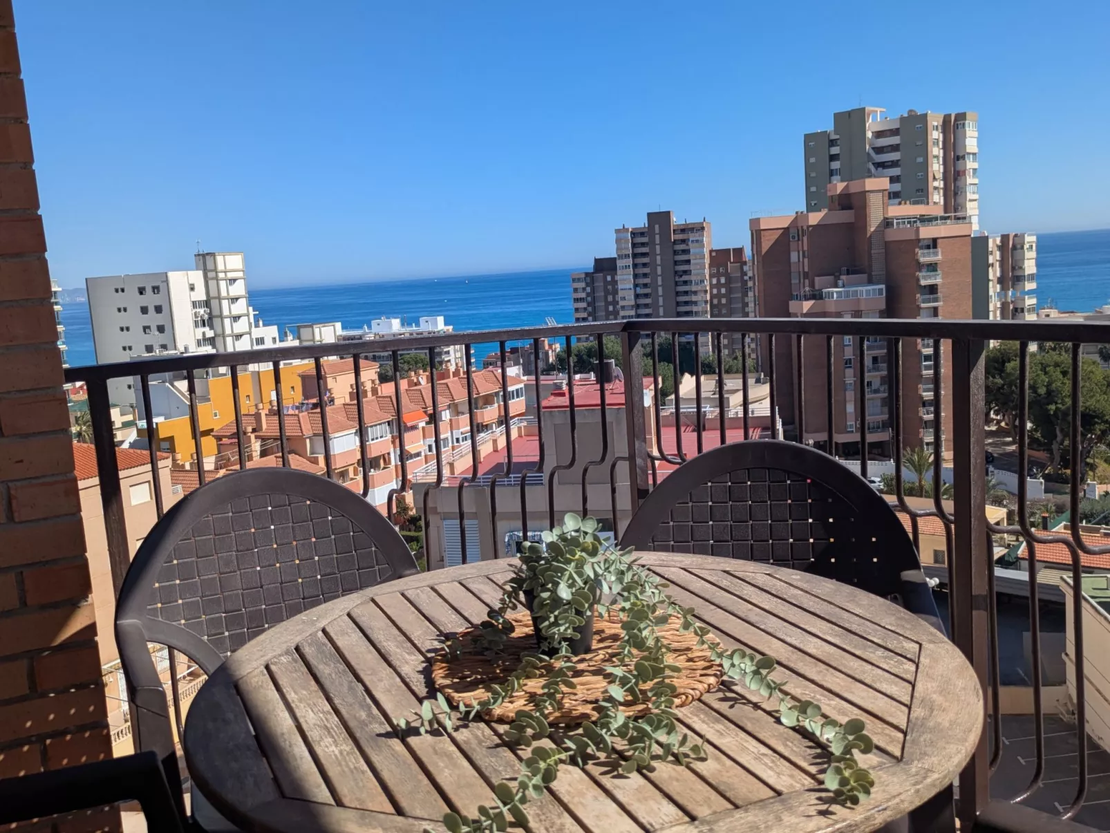 Las Cinco Torres - Outside