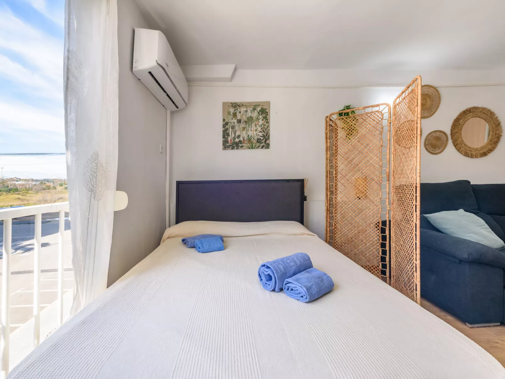 Beach La Pineda - Inside