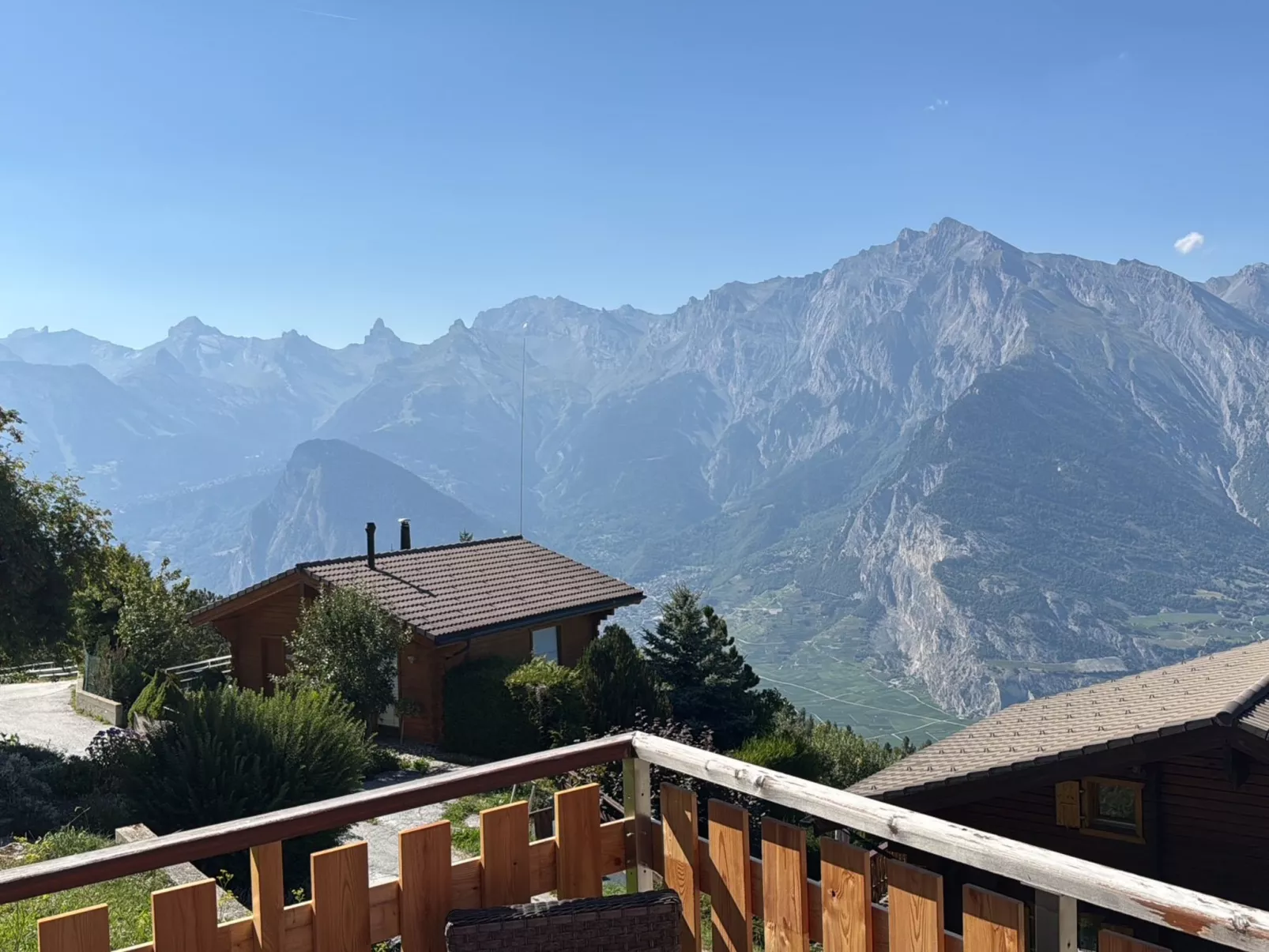 La Balance - Outside