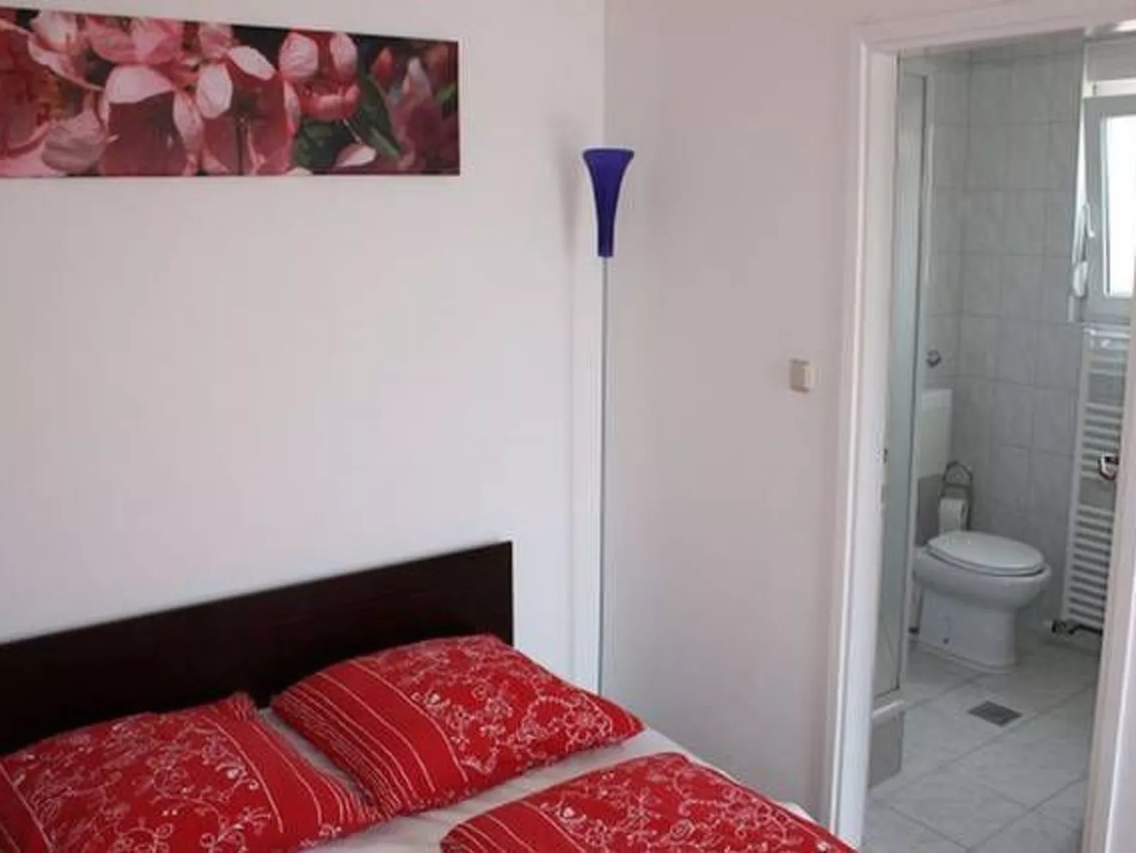 2. Etage Doppelbettzimmer ca.  20m² mit Balkon und Panoramameerblick Villa Mili