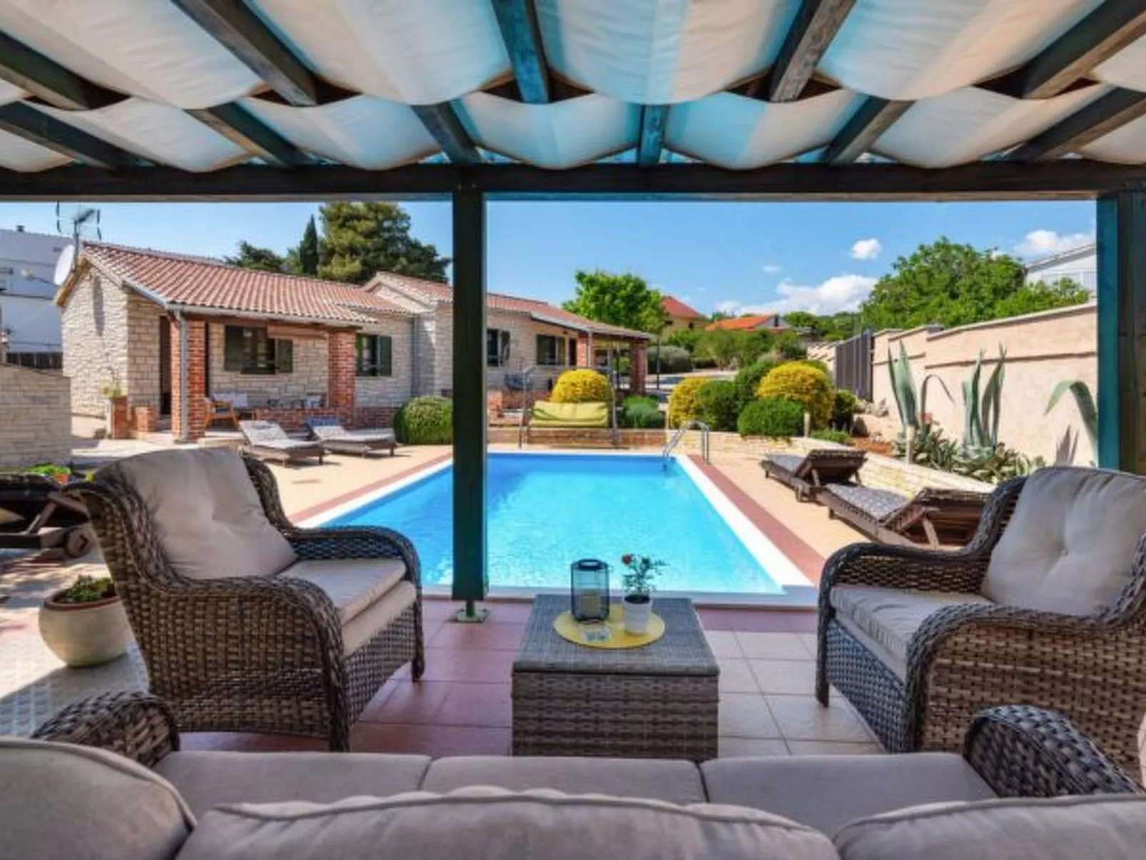 Stone villa Tea with pool