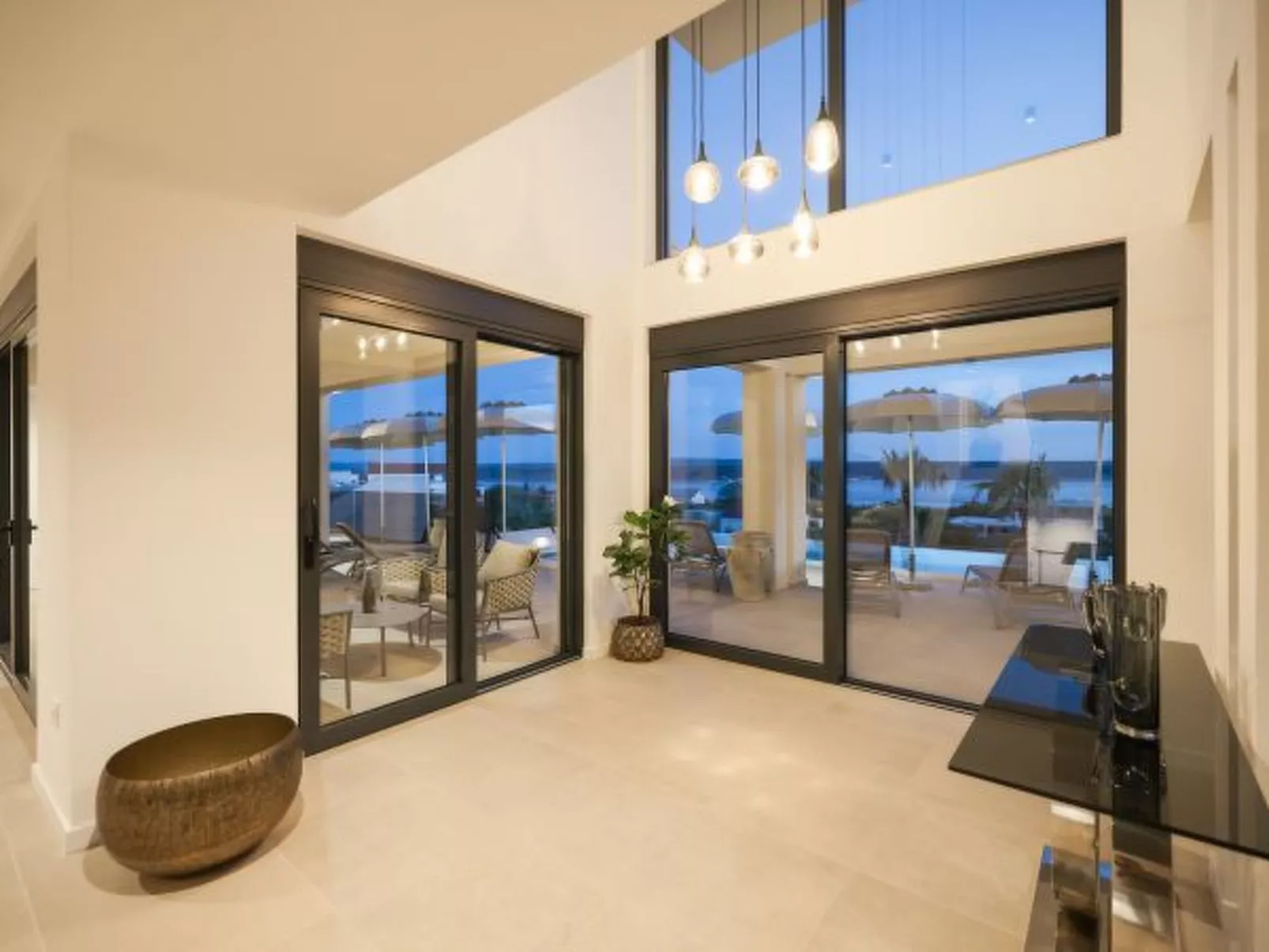 Villa Novue with pool