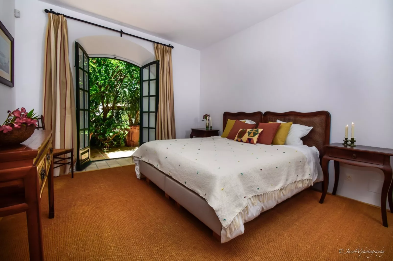 A Real Oasis in  Colonial style